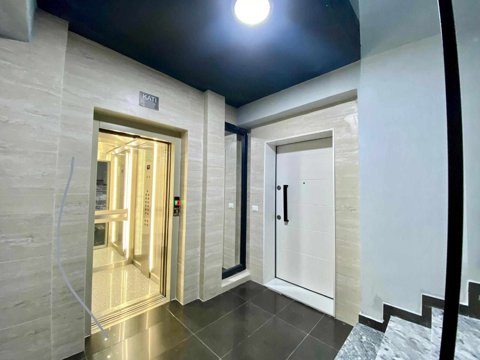 "Superattico" - Central Tirana Gorgeous Penthouse, Free Parking Eksteriør billede